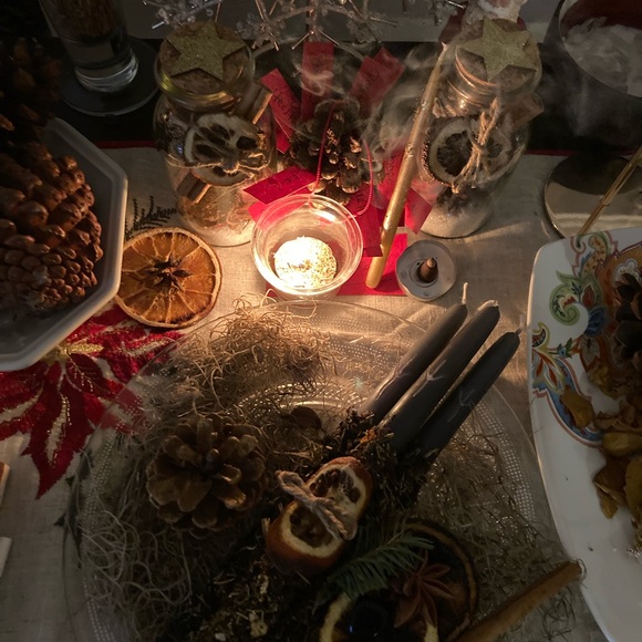 abundance| Prosperity handcrafted candle - Picture 9 of 10